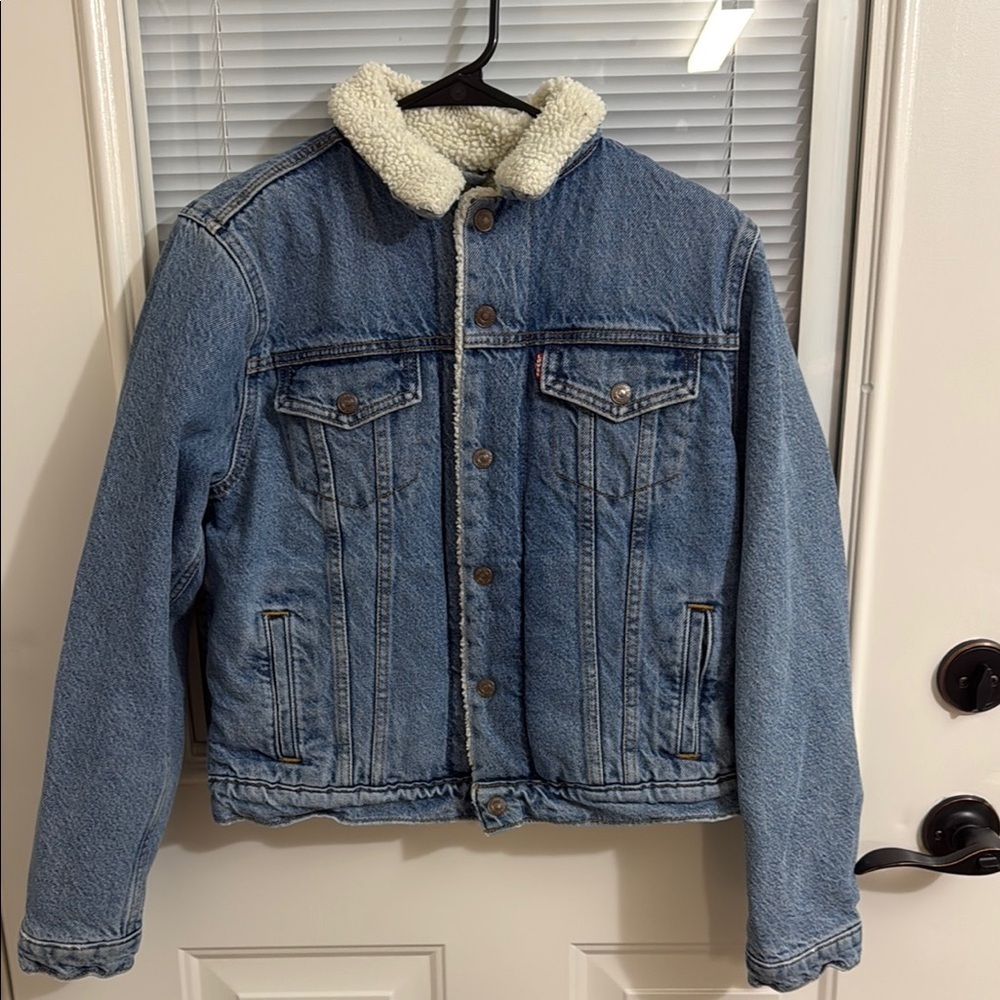 Levi’s Sherpa Denim Jacket Size M